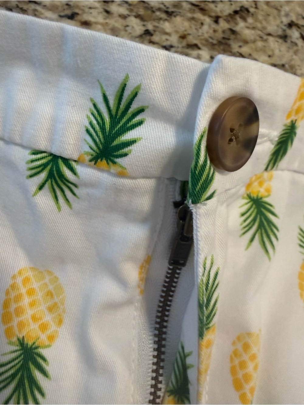 Old Navy tropical pineapple novelty print chino shorts SZ 10 - Picture 3 of 12